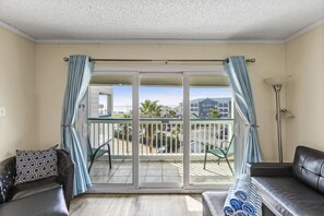 Smart TV, offices - Near Beach~Lush View~Heated Pool~Balcony~Hot Tub (Galveston)