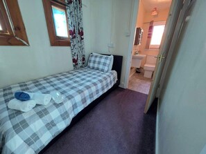 2 bedrooms, WiFi, bed sheets - Woodlands Cottage cottage sleeps 5 (Garve)