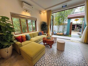 Smart TV - 3-bedroom building in charming Hoi An with central- total 9 bedroom in building (Hoi An)