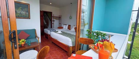 3 bedrooms, desk, WiFi