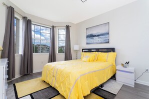 2 bedrooms, desk, iron/ironing board, travel cot - LUXURY APARTMENT CANE ISLAND 2 SUITE KISSIMMEE (Kissimmee)