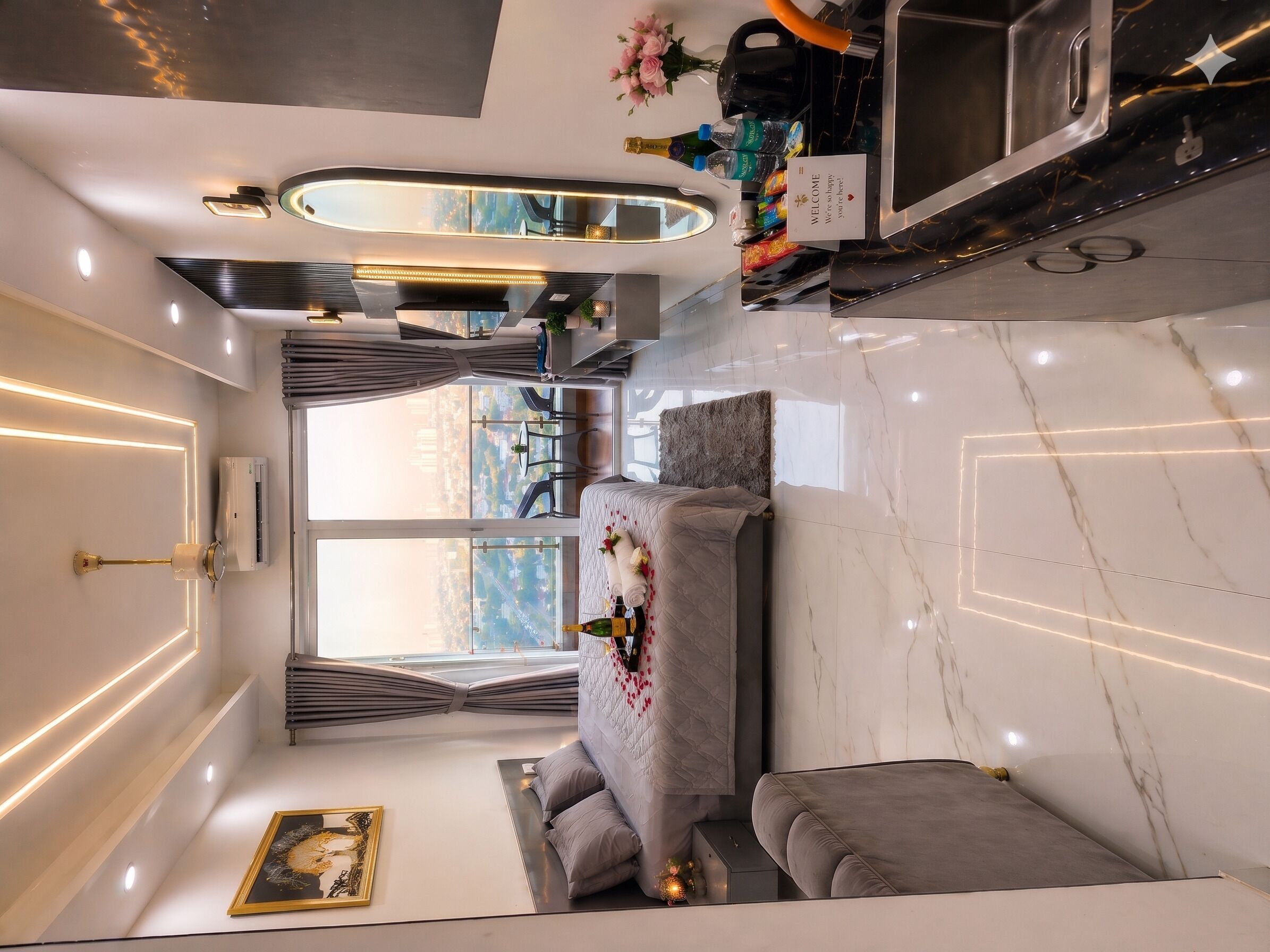 Luxury Studio Suite, 1 Bedroom, City View | Interior