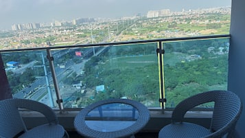 Suite monolocale Luxury, 1 camera da letto, vista città | Wi-Fi gratuito