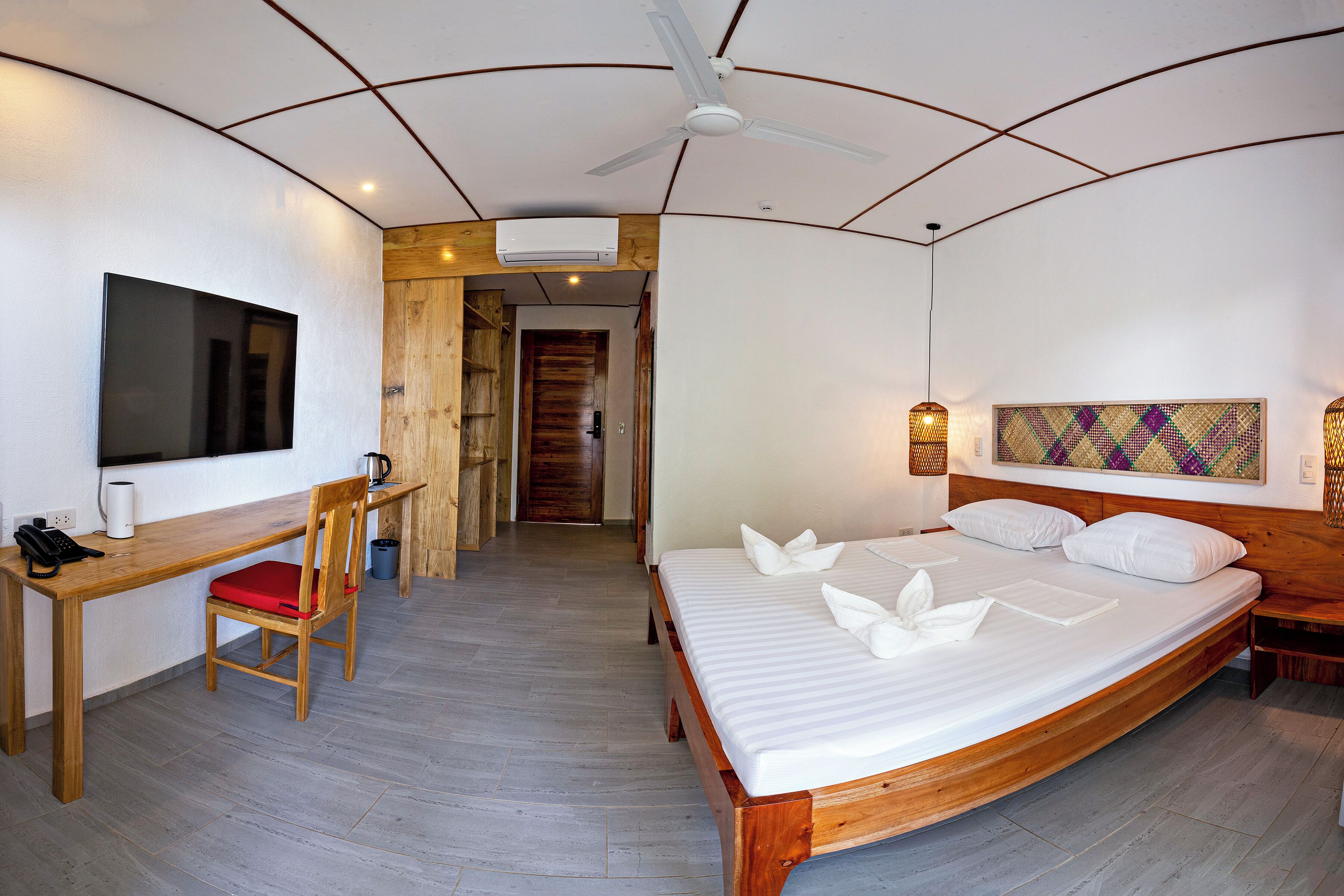 Deluxe Double Room, Balcony, Ocean View | In-room safe, desk, blackout drapes, free WiFi