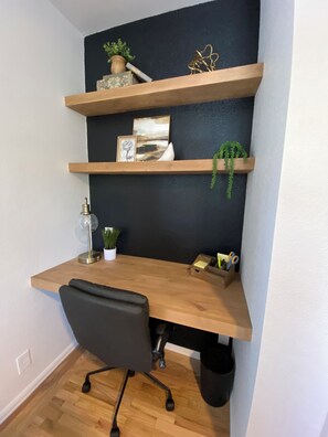 Interior - Clean/Convenient/Stylish home near downtown (Colorado Springs)