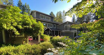 Carriage House on Cougar Mountain Private Studio Retreat-Close to Businesses