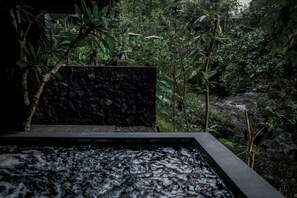 One Bedroom Pool Villa - Kama (with free airport transfer) | 1 Schlafzimmer, kostenlose Minibar, Zimmersafe, Bügeleisen/Bügelbrett