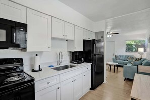 Kochgeschirr/Geschirr/Besteck