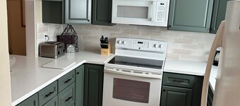 Fantastic pet friendly townhome - many nearby attractions in North Woodstock NH