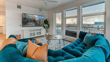 Smart TV, lareira, videogames