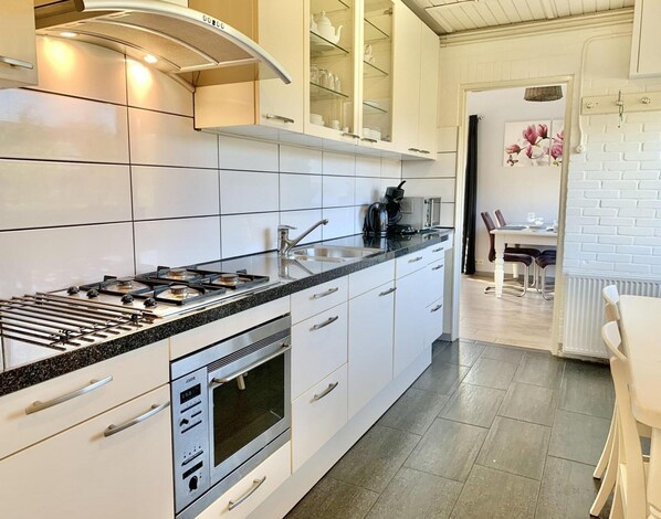 House | Pool - Renovated Bungalow With Garden (Sint Maartensvlotbrug)