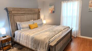 3 bedrooms, iron/ironing board, WiFi, bed sheets