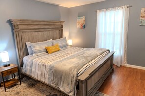 3 bedrooms, iron/ironing board, WiFi, bed sheets