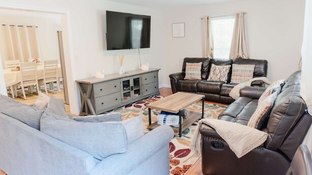 Living area - Harbor ViewCharming 3-bedroom house in delightful Acadia Area AC, WiFi (Ellsworth)