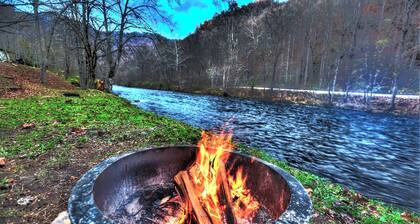 The Hala Lodge and Campground -Roadside Class 2 - 1bed/1bath on Nantahala River