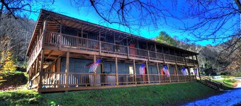 The Hala Lodge and Campground -Roadside Class 2 - 1bed/1bath on Nantahala River