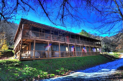 The Hala Lodge and Campground -Roadside Class 2 - 1bed/1bath on Nantahala River