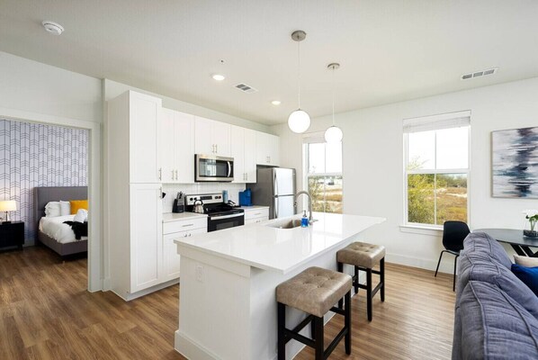 Fridge, microwave, oven, stovetop