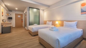 Quarto superior | Cofres nos quartos, cortinas blackout, Wi-Fi de cortesia, roupa de cama
