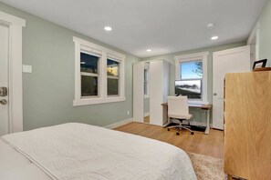 Desk, iron/ironing board, WiFi, bed sheets