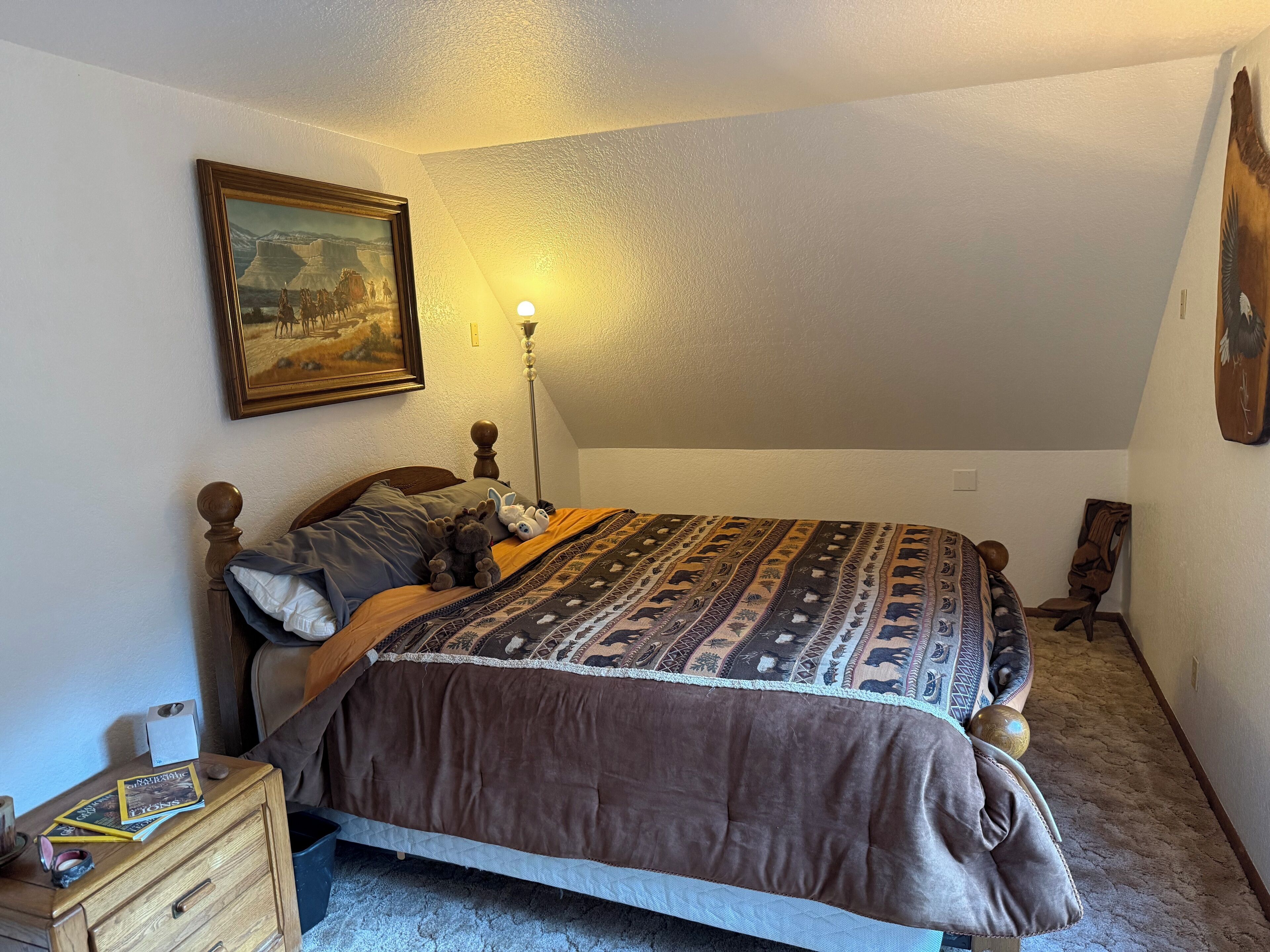 4 quartos, escrivaninha, ferros/tábuas de passar roupa