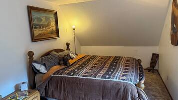 4 quartos, escrivaninha, ferros/tábuas de passar roupa