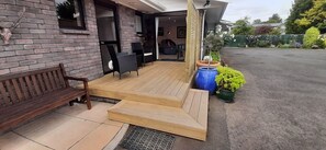Terrace/patio - A cozy studio retreat near Te Awamutu. (Te Awamutu)