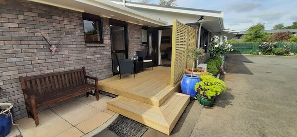 Terrace/patio - A cozy studio retreat near Te Awamutu. (Te Awamutu)