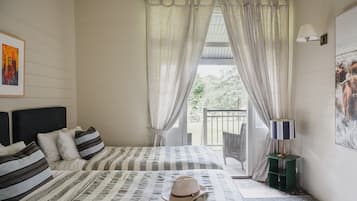 4 habitaciones, tabla de planchar con plancha, wifi y ropa de cama