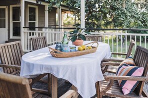 Outdoor dining - Killara Farm - Country escape | views | Pool | Firepit | Sunshine Coast (Kandanga)