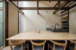 Maison traditionnelle, 2 chambres, non-fumeur, sauna | Salle Ă manger