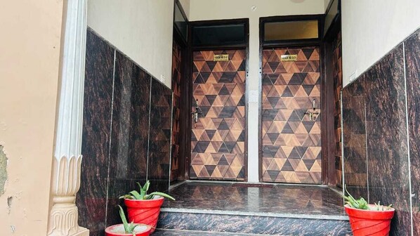 Exterior - Surya Vishram Greh (Toda Bhim)