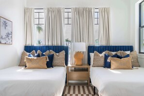 5 bedrooms, desk, iron/ironing board, travel cot