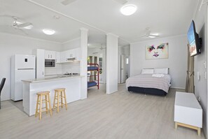 1 chambre, fer et planche à repasser, Wi-Fi, draps fournis