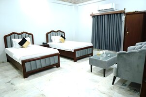 Deluxe Double or Twin Room | Desk, soundproofing, free WiFi