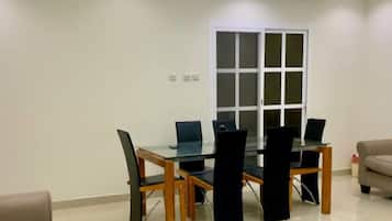 Shared Dormitory, 1 Bedroom, Smoking, Balcony | Dining room
