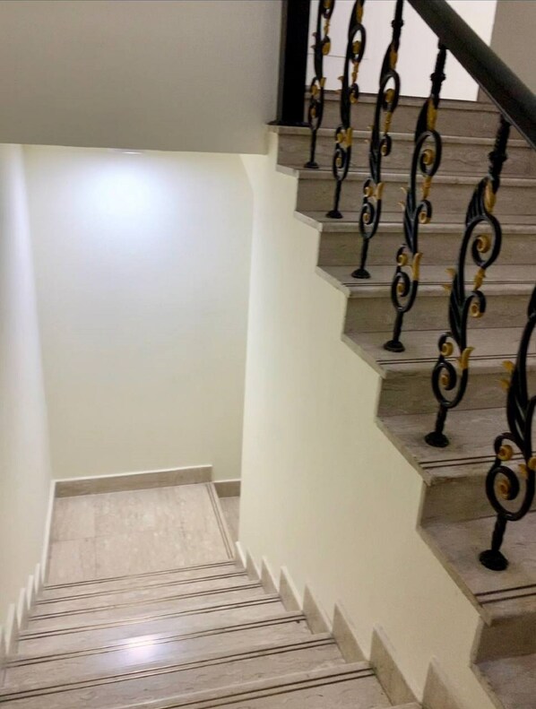 Shared Dormitory, 1 Bedroom, Smoking, Balcony | Interior - Room in Guest Room - Deluxe Master Bedroom for Seven People (Dubai)