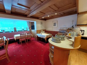 Breakfast area