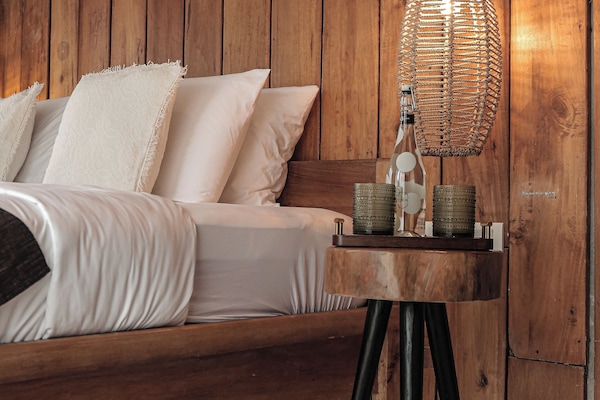 Deluxe-Studio, 1 King-Bett, Balkon | Kostenloses WLAN, Bettwäsche