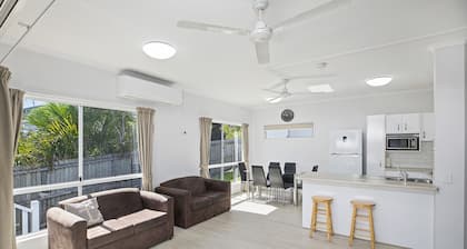 NALU, part of the Ohana Surf Bungalows (<5 minute walk to beach and shops).
