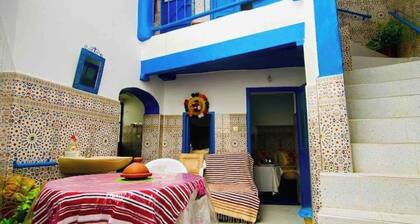 Authentic Riad House 2 min from the beach