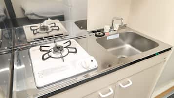 Cabane Standard, plusieurs lits, four à micro-ondes | Cuisine privée | Bouilloire électrique