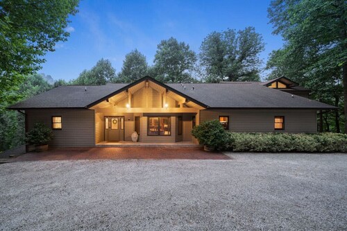 WNC Lodge Pool, Movie Rm, HotTub