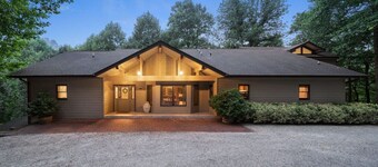WNC Lodge Pool, Movie Rm, HotTub