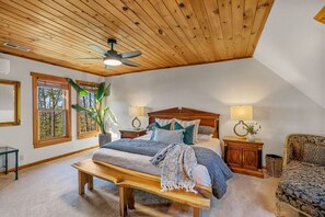 3 室のベッドルーム、デスク、アイロン / アイロン台、WiFi