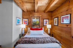 3 bedrooms, desk, iron/ironing board, WiFi