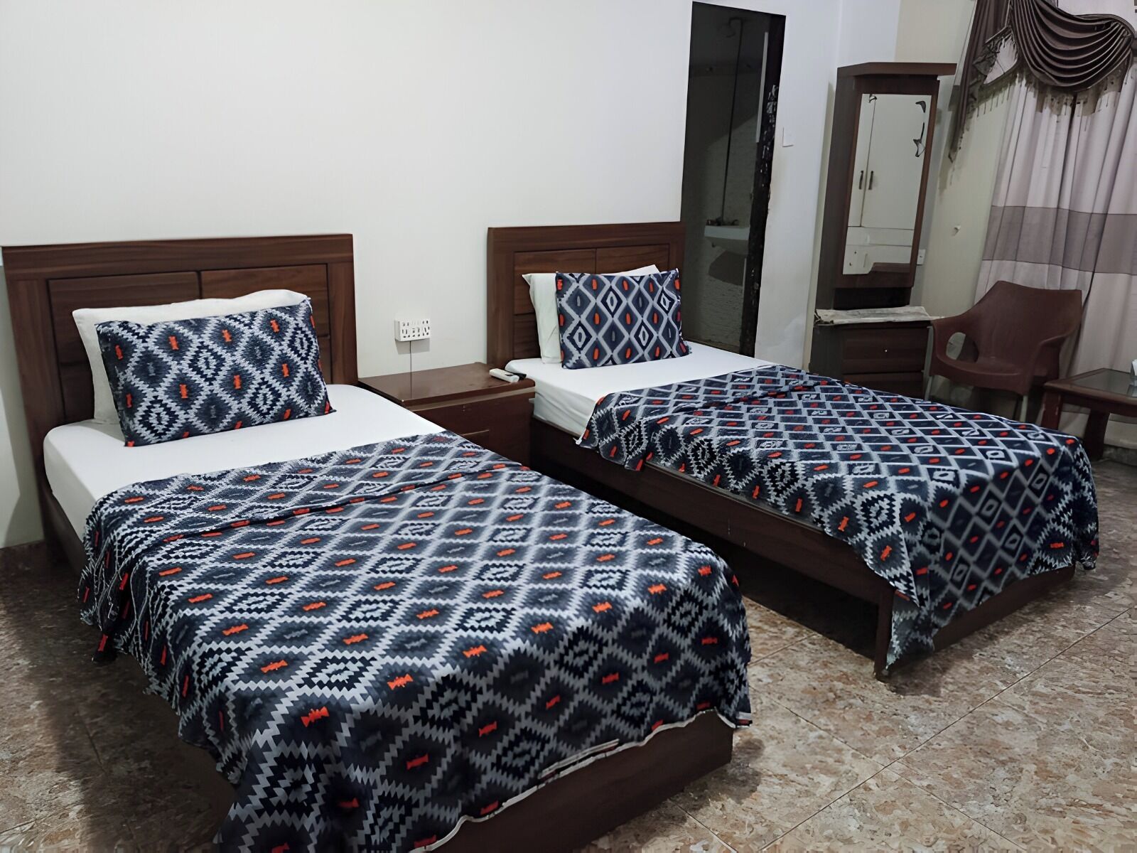 Standaard tweepersoonskamer | Een bureau, gratis wifi