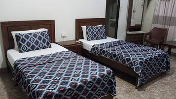 Standaard tweepersoonskamer | Een bureau, gratis wifi