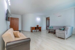 Deluxe Suite | Living area - Victoria Hotel (Gori)