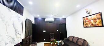 Tom and jerry residency